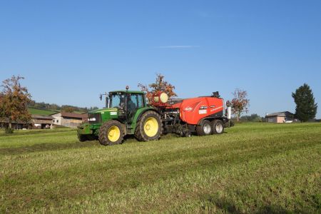 Silage Rundballen pressen und wickeln
